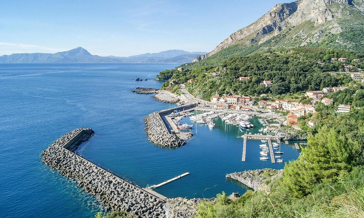Acquafredda Apartment | Stunning Apartment in Acquafredda With 1 Bedrooms