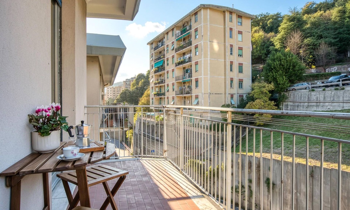Molassana Apartment | Stunning apartment in Genova with WiFi