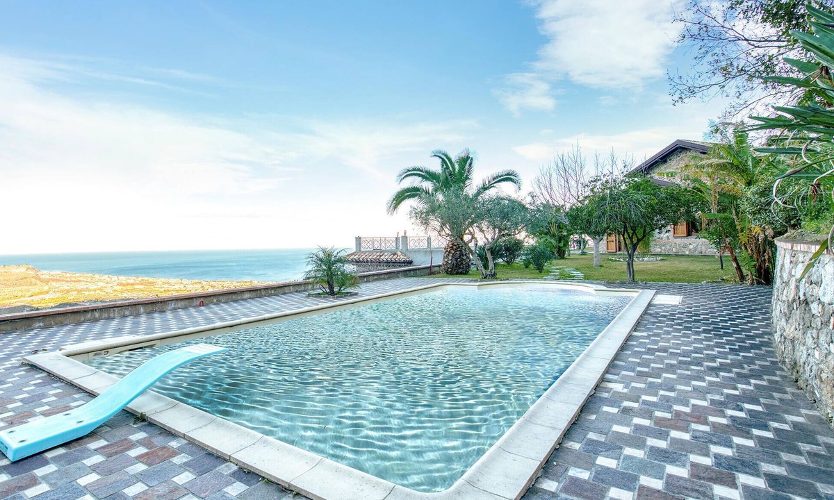 Montepaone House | Stunning home in Montepaone