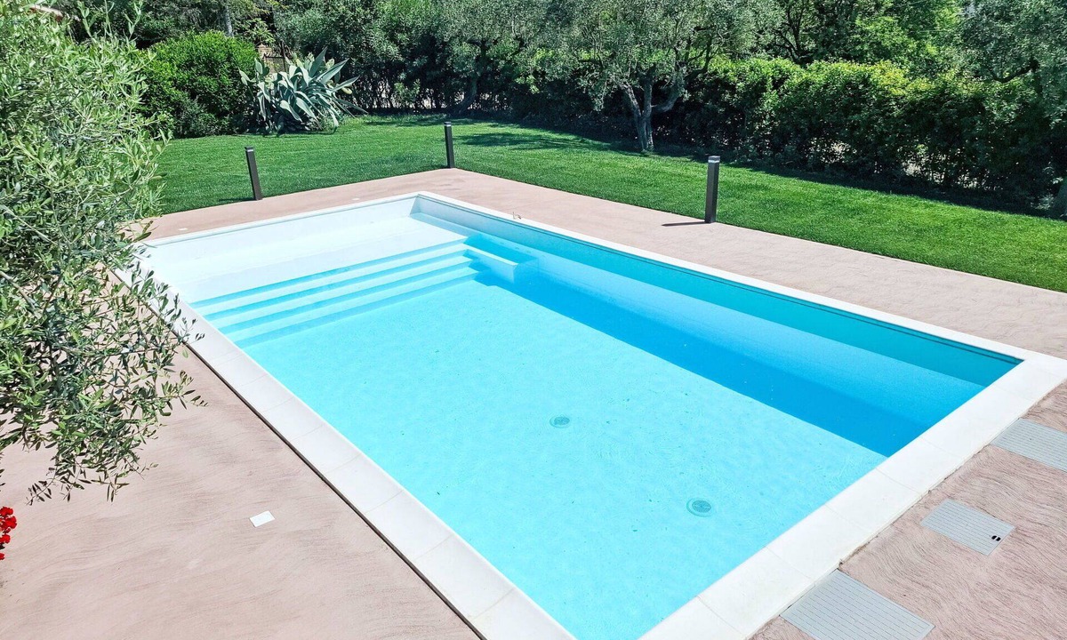 Spoltore Villa | Stunning private villa with WIFI, A/C, private pool, TV, patio, pets allowed and panoramic view