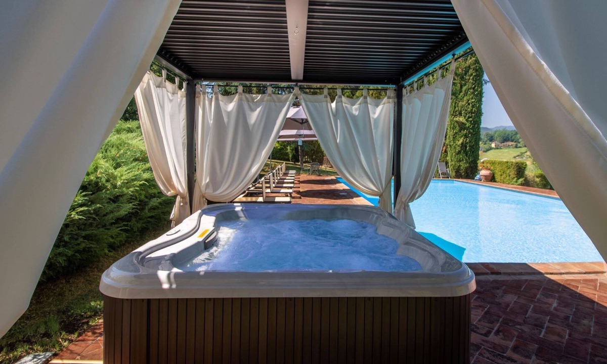 Bibbiena Villa | Stunning private villa for 8 people with WIFI, A/C, private pool and TV