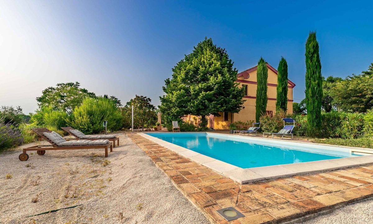 Bettolelle Villa | Stunning private villa for 12 people with private pool, WIFI, TV and panoramic view