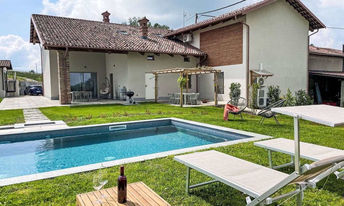 Novello House | Stunning private villa for 10 guests with private pool, A/C, WIFI, terrace and panoramic view