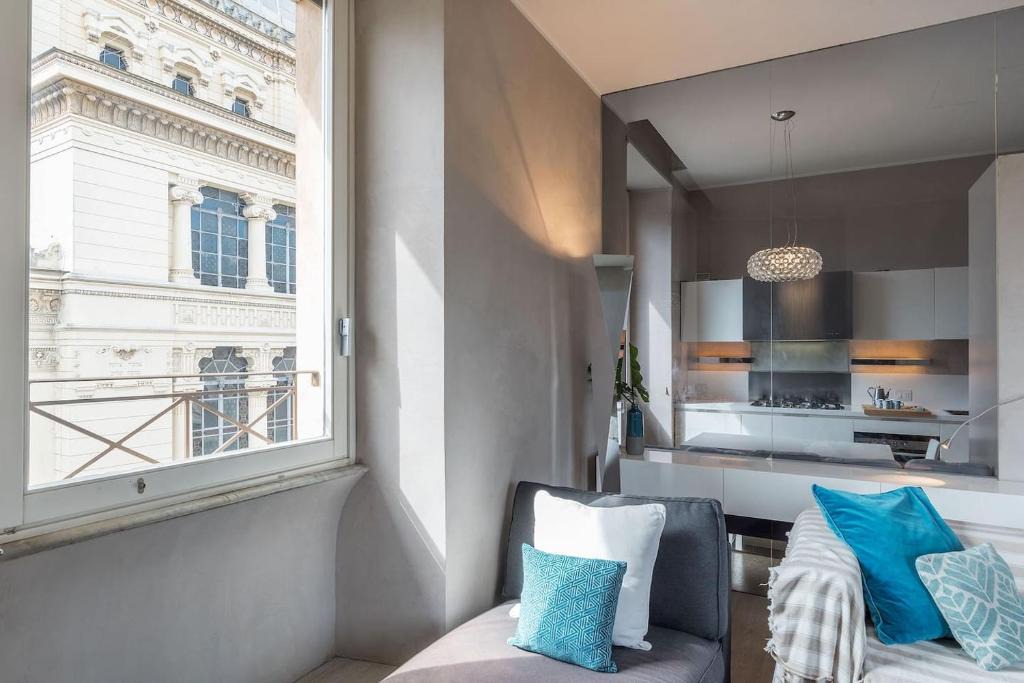 Rione XI Sant'Angelo Apartment | Stunning views over central Rome's rooftops - FromHometoRome
