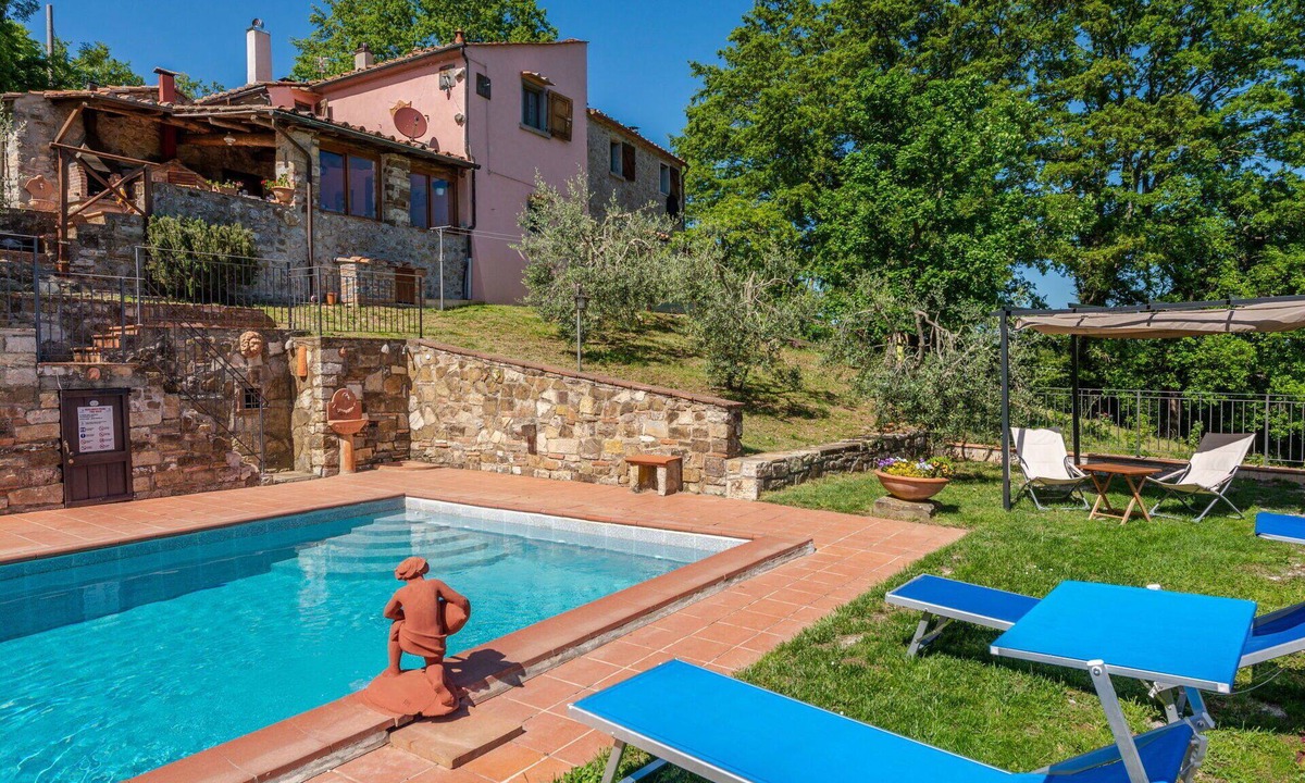 Massa Marittima House | Stunning villa for 11 people with WIFI, private pool, TV, terrace and pets allowed