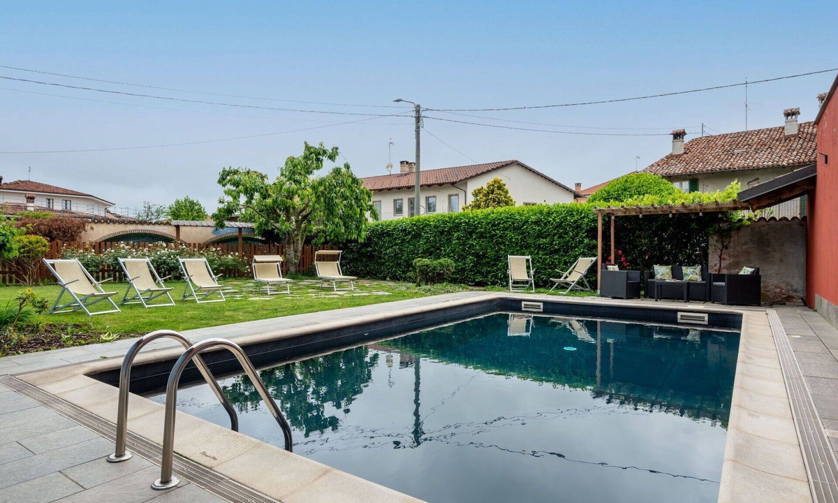 Narzole House | Stunning villa for 12 guests with pool, A/C, WIFI, TV, terrace and pets allowed