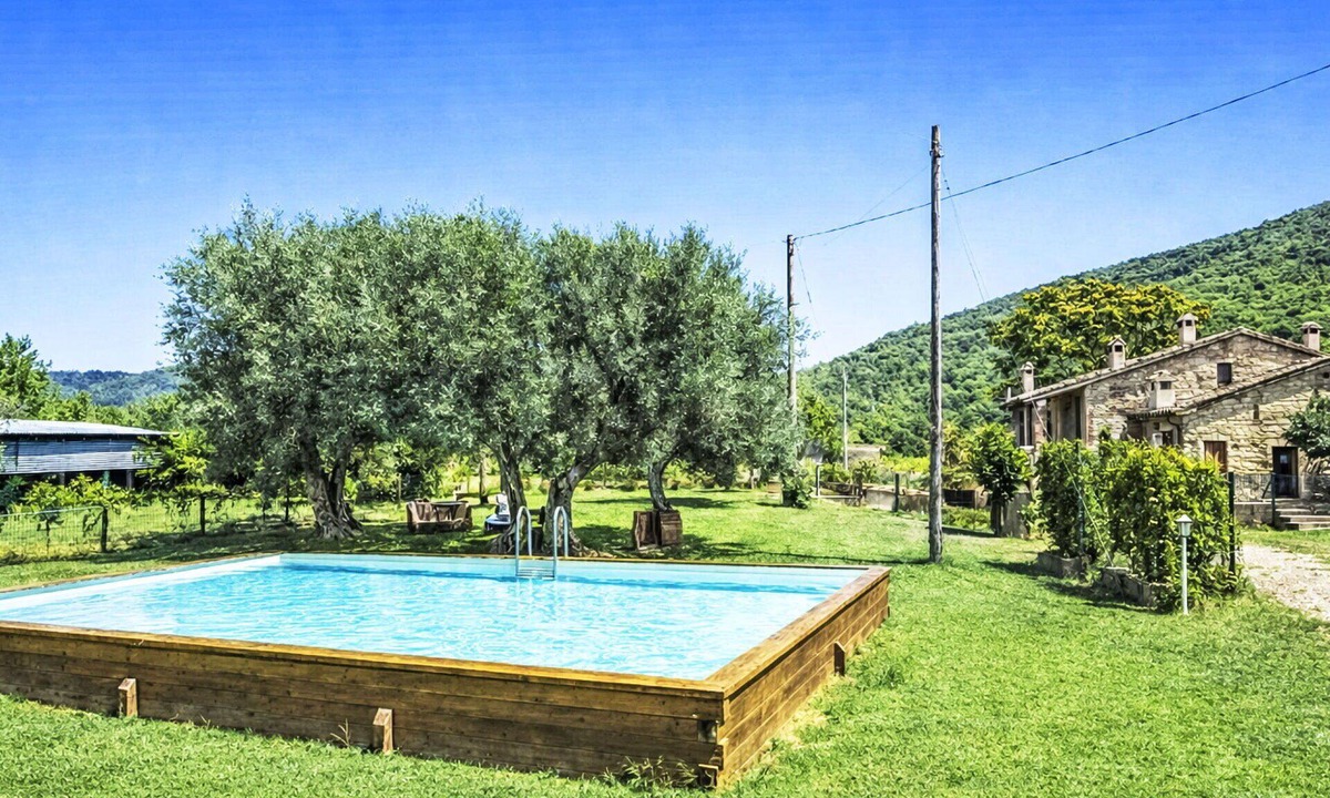 Montelovesco Villa | Stunning villa for 5 guests with WIFI, pool, TV and pets allowed