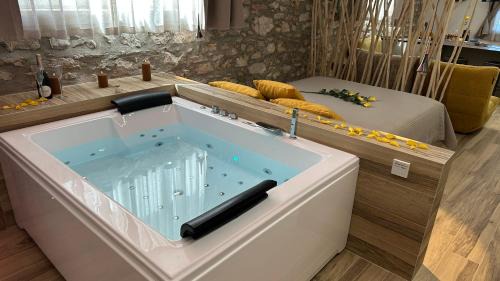 Follonica Bed & Breakfast | Suite spa civico 4