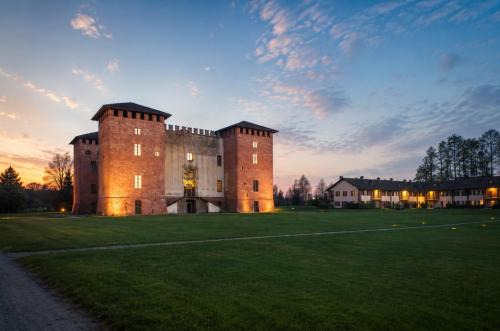 Pieve Emanuele Apartment | Suite Tolcinasco - Golf near Humanitas Hospital