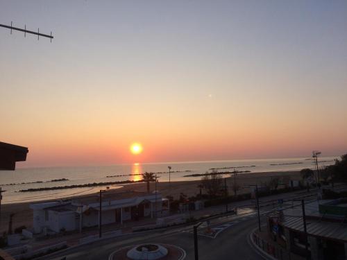 Montesilvano Apartment | Sunrise Beach House - Sea view