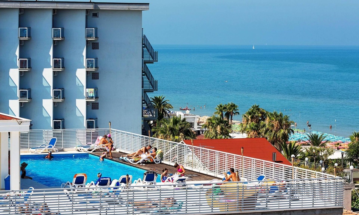 Alba Adriatica Apartment | Superior Zwei-Zimmer-Wohnung by Interhome