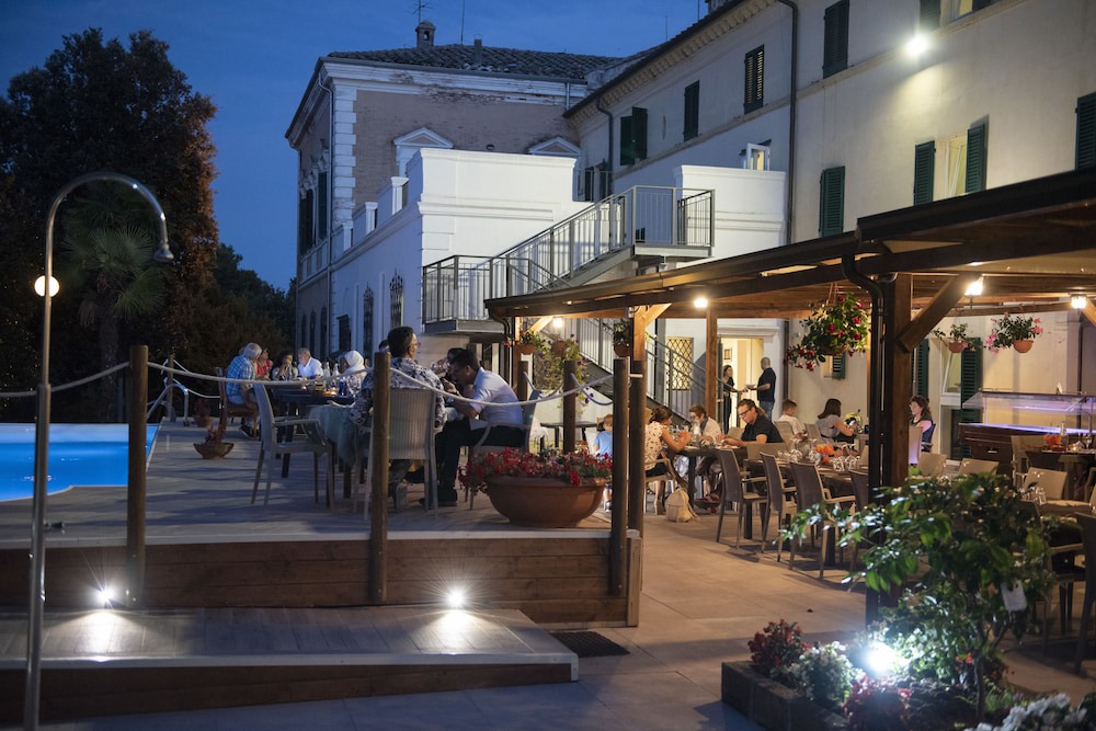 Montemarciano Hotel | Tenuta Villa Colle Sereno