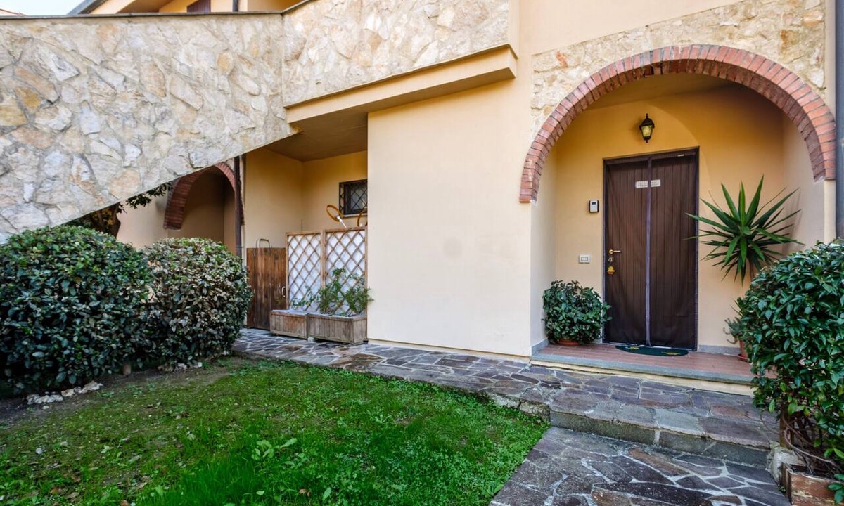 Catabbio Apartment | Terrazza Catabbio – Relax & Saturnia Thermal Baths – Garden and Pool