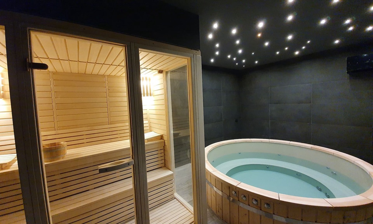 Castell'Azzara House | The Dimora Toscana private spa exclusive wellness area with panoramic views.