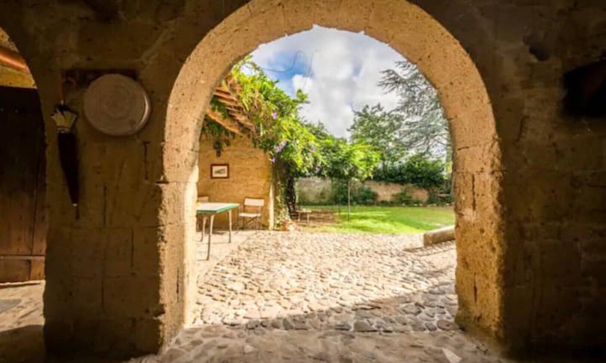 Farnese Apartment | The donkey farm in Borgo Rinascimento