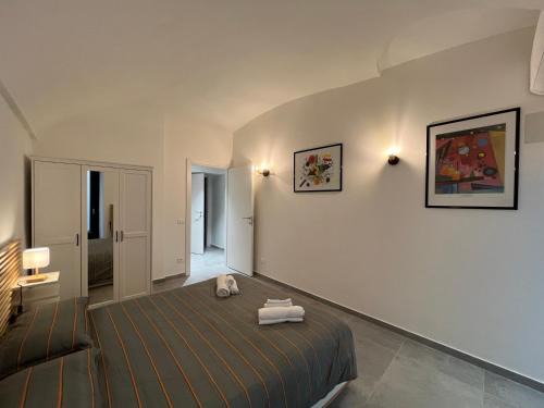 Roman Quarter House | The Obelisk - Host by Traveler's Nest