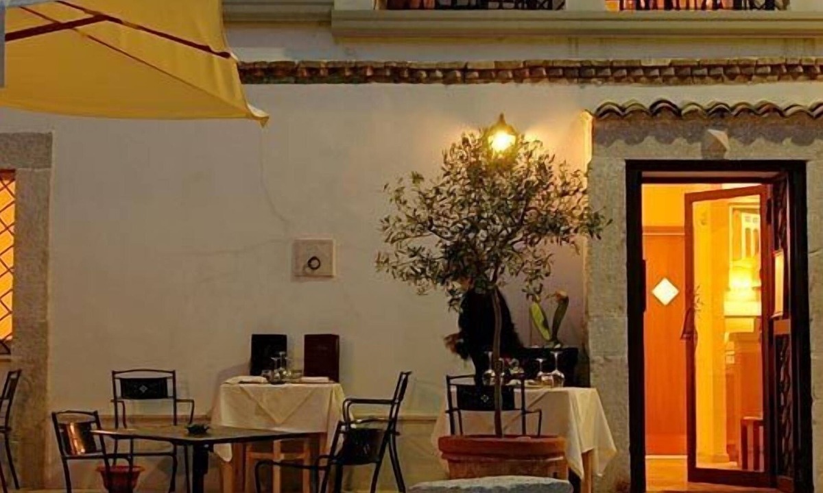 Ripalta Hotel | The Olive Inn