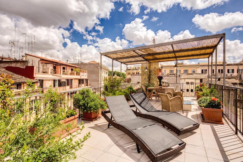 Trastevere Apartment | Trastevere Attic with Terrace