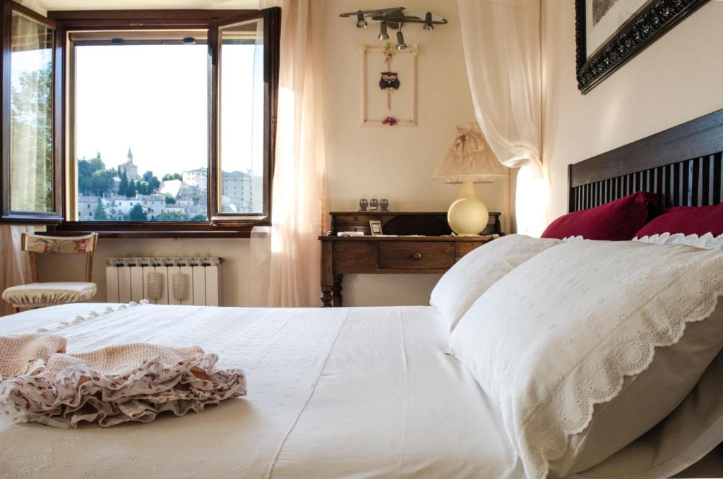 Cartoceto Bed & Breakfast | Tre Civette Sul Comò