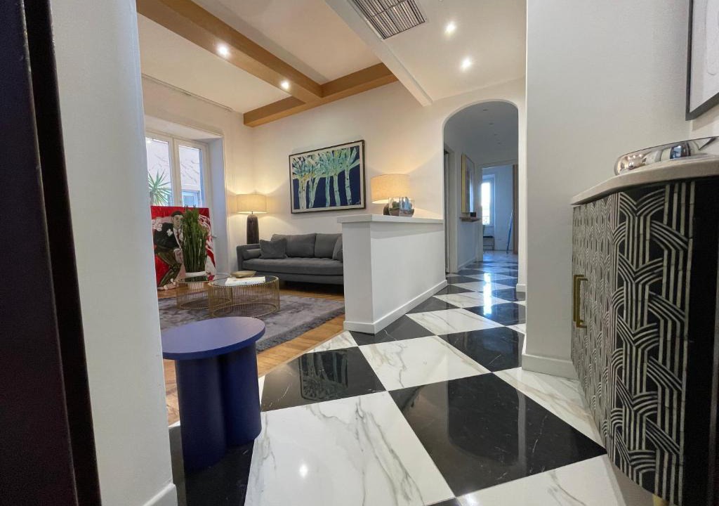 Rione II Trevi Apartment | Trevi Fountain Luxury Flat
