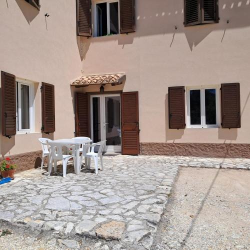 Sirolo Apartment | Trilocale immerso nel verde del M Conero, nuovo, con spazio esterno