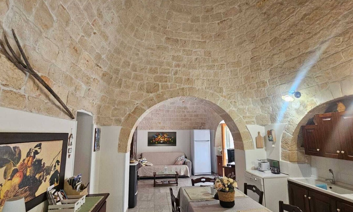 Locorotondo Cottage | Trullo Felice: House with Free Parking, Garden with Fire Pit and Barbecue