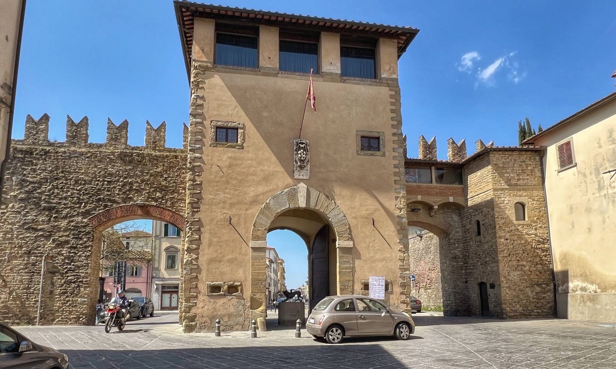 Arezzo Apartment | Tuscany Old Town - Two Bedroom Apartment, Sleeps 5