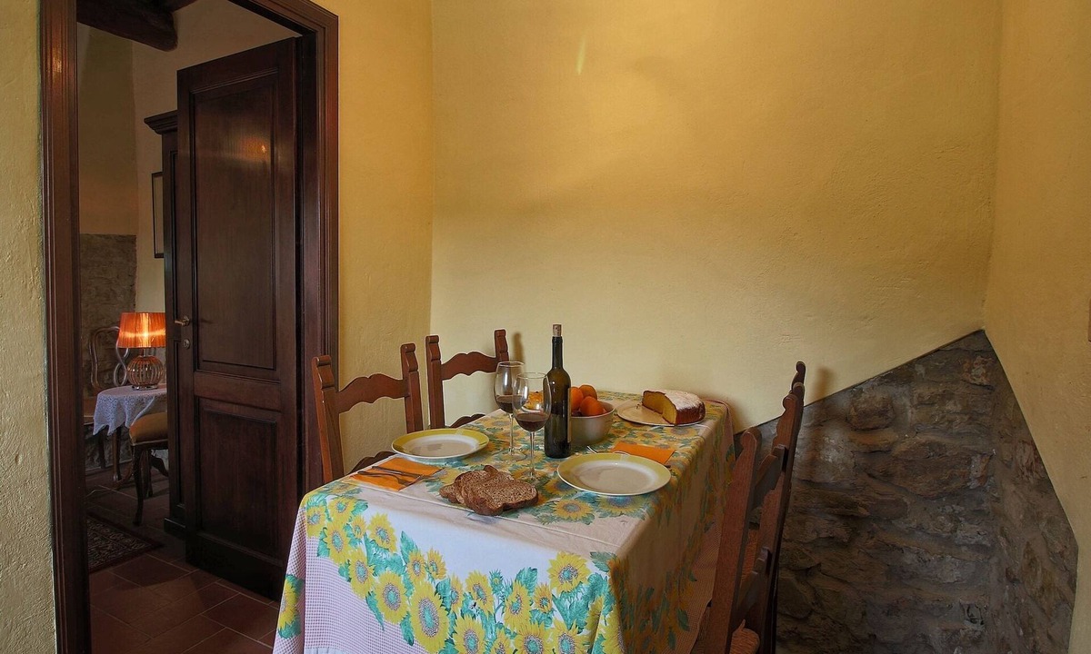 Monte Santa Maria Tiberina House | Urban farmhouse in Umbria with pool