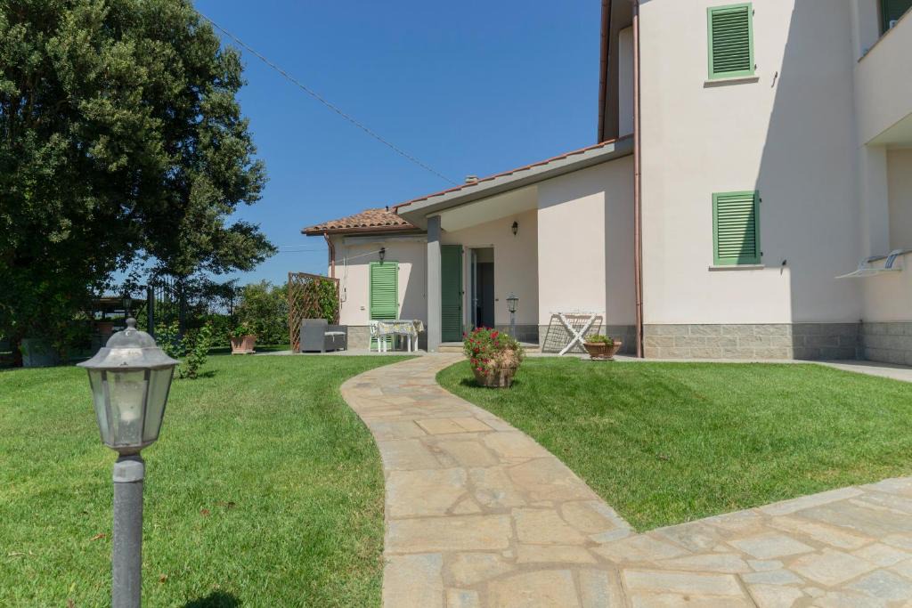Grosseto Apartment | Vacanzainmaremma - Privacy 1 Miles from the Sea - free Parking & Wi-Fi