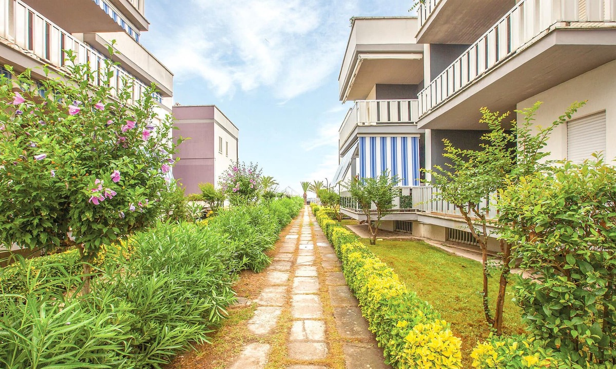 Villa Rosa Apartment | Vacation apartment just a few steps from the sea in Villa Rosa.