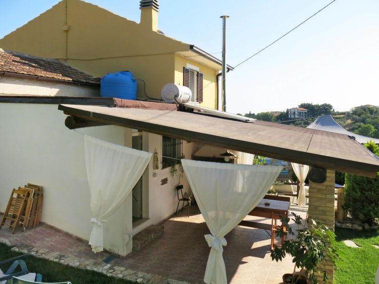 Lanciano House | Vacation home Casa Sunflower (ANO100) in Asciano - 9 persons, 4 bedrooms