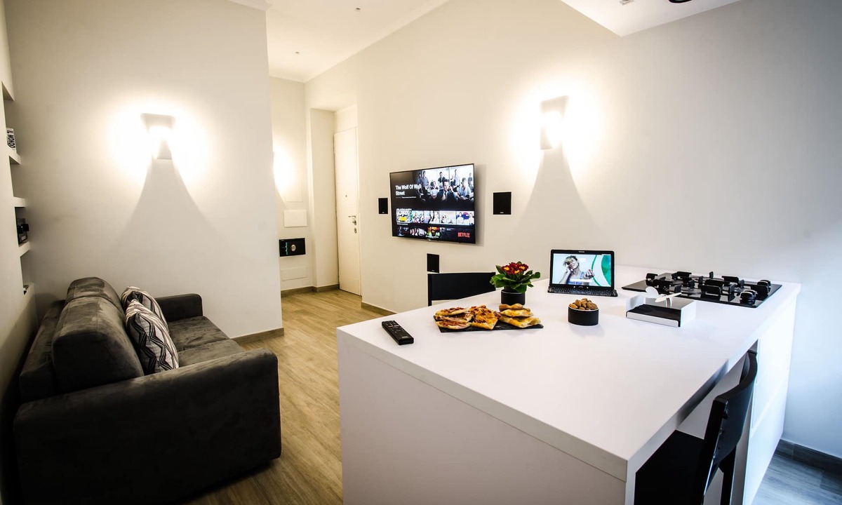 Prati Apartment | Vatican Luxury Apartment for couples or families