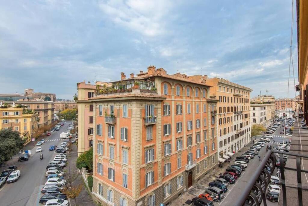 Rione XIV Borgo Apartment | Vatican Luxury View