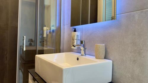 Defensola Hotel | Vesta Motel