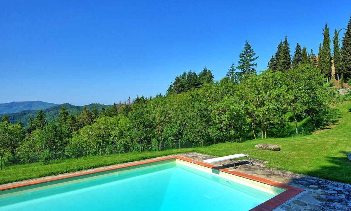 Pieve di Chio Villa | Villa Rassinata - Holiday Rental with swimming pool in Cortona, Tuscany.