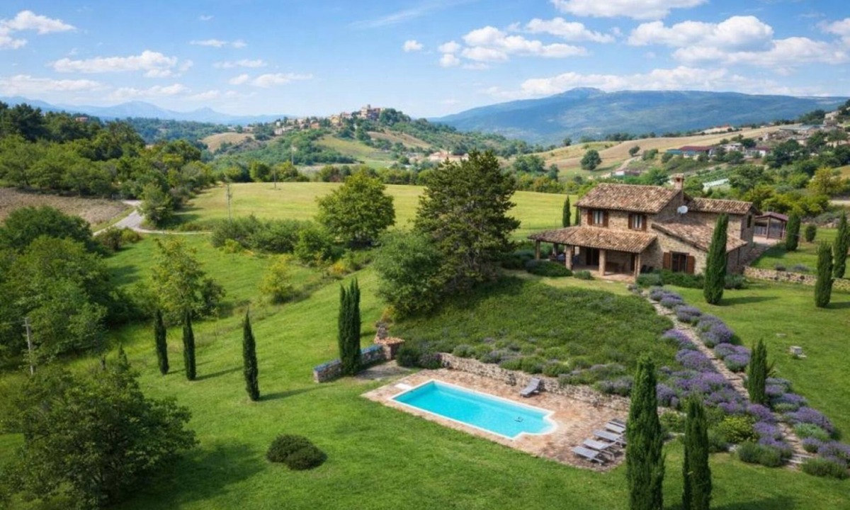 Castelraimondo Villa | VILLA ADELE - Ville Carborello