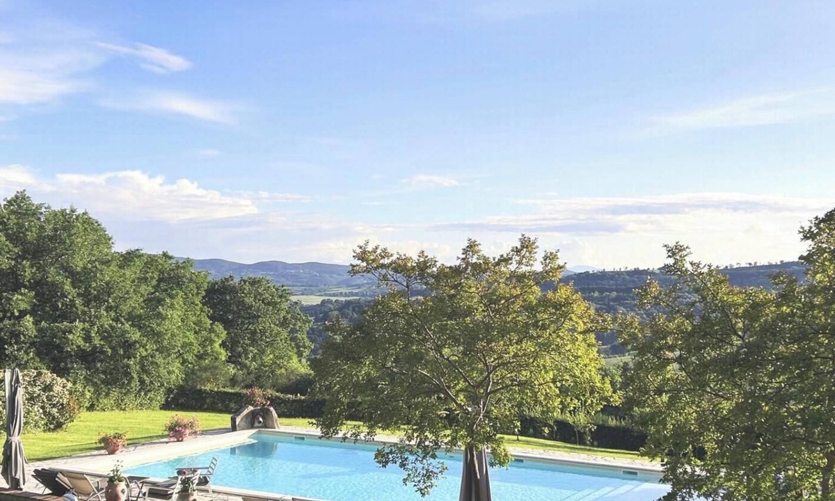 Montecastrilli Apartment | Villa and Annex House with Pool InBorgo