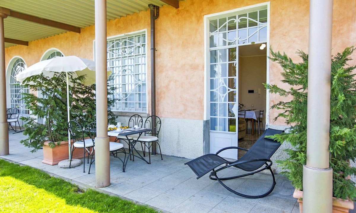 Carciano Apartment | Villa Anna, Borromean Islands, No. 03 by Lago Reisen