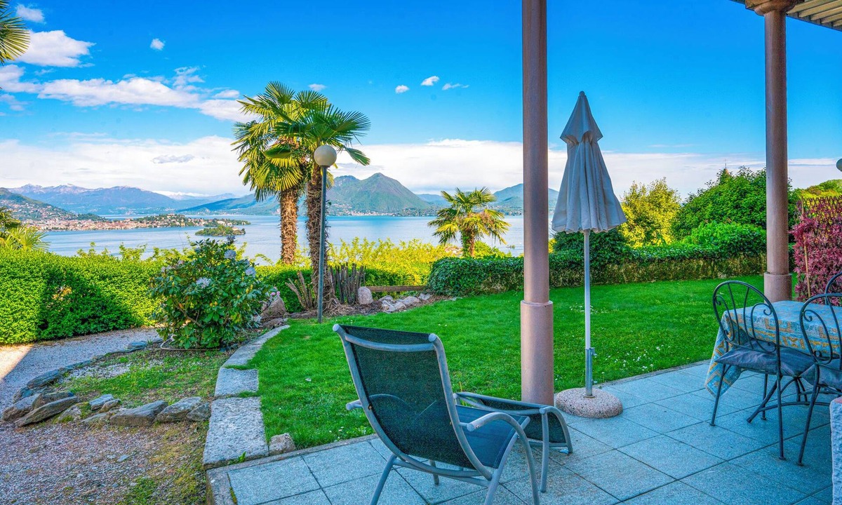Carciano Apartment | Villa Anna, Borromean Islands, No. 02 by Lago Reisen