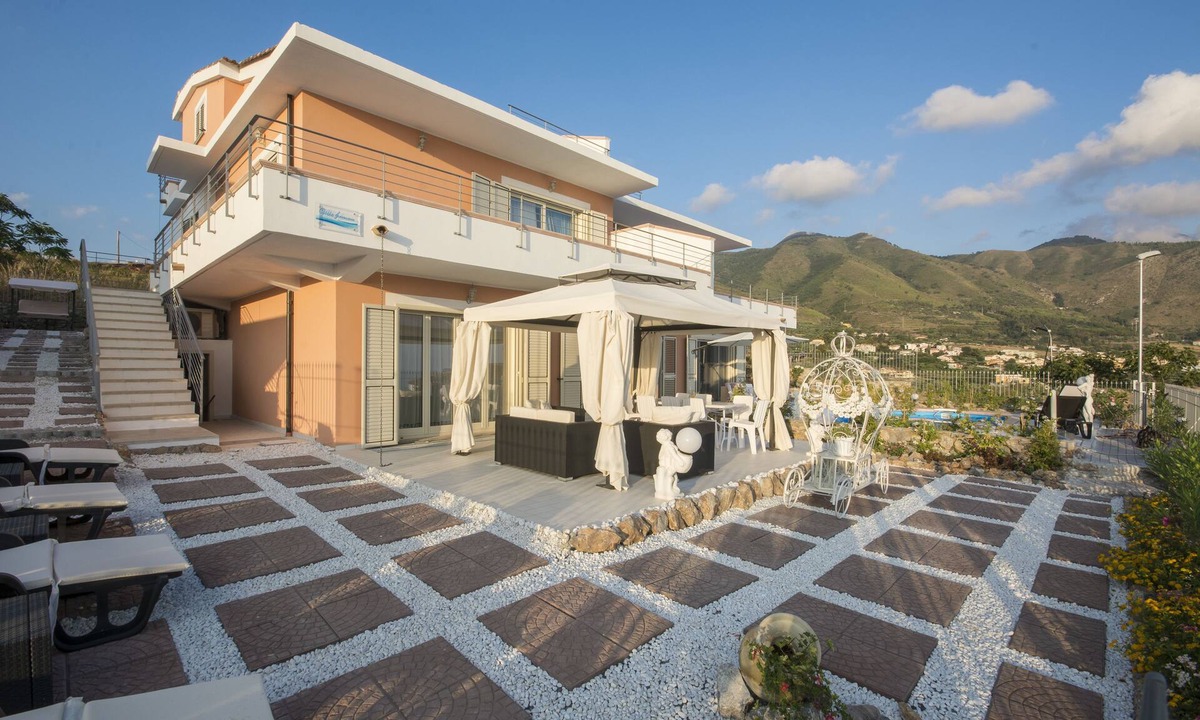 Praia a Mare Bed & Breakfast | Villa Armonia