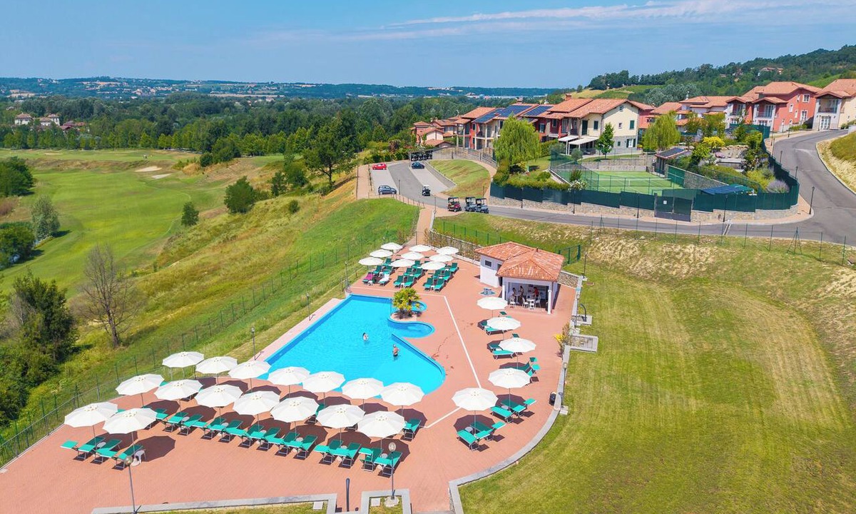 Castelletto d'Orba Hotel | Villa Carolina Golf View 4, Castelletto d’Orba, Italy