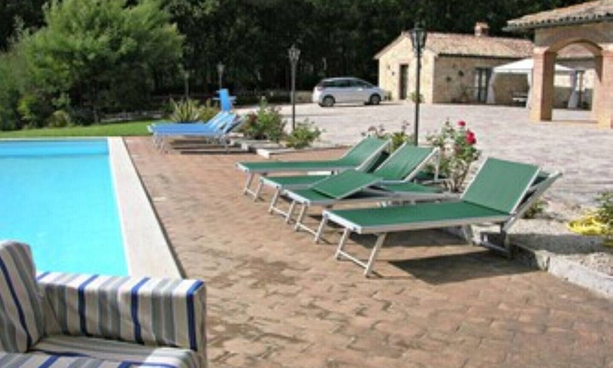 Grutti Apartment | "Villa Elena" Apartment in a Farmhouse with a Pool