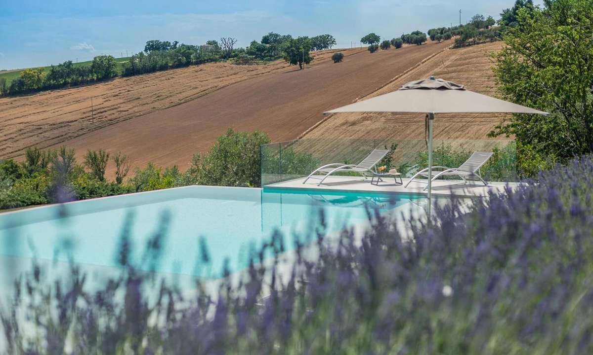 Centofinestre Villa | Villa Flavia - Private villa, 8 bedrooms, pool, A/C, wifi, pets, Marche