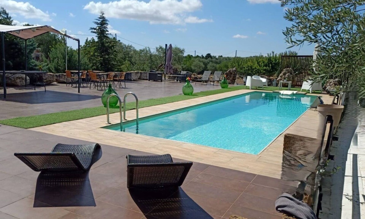 Acquaviva delle Fonti Villa | Villa in Acquaviva Delle Fonti with 4 bedrooms sleeps 10