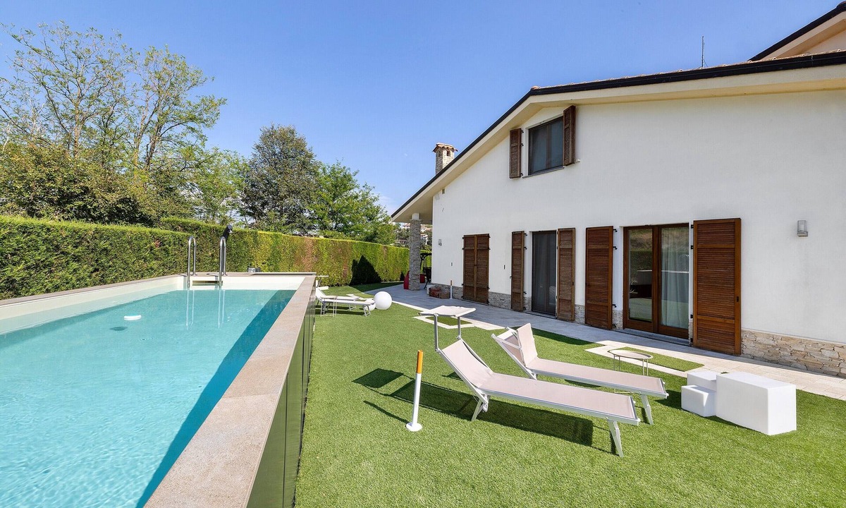 Belvedere Langhe Villa | Villa 'In Langa' with Mountain View, Private Pool and Wi-Fi