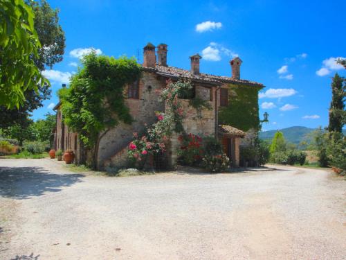 San Venanzo Villa | Villa in San Venanzo with Pool and Sauna