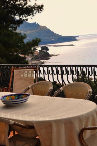 Santa Maria di Castellabate Apartment | Villa Laura Sea View Apartments