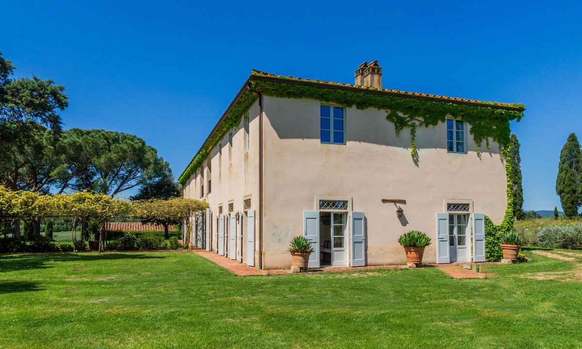 Gavorrano Villa | Villa 'La Vigna' with Private Pool, Wi-Fi and Air Conditioning