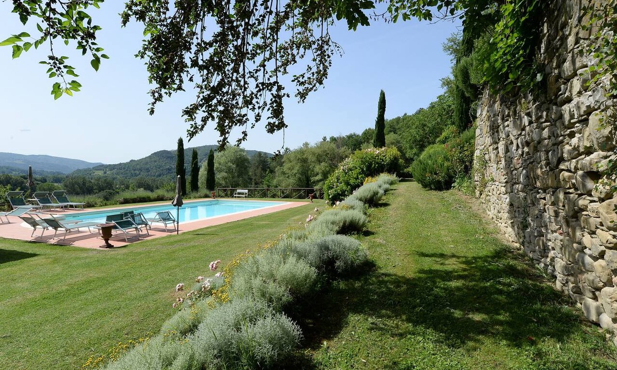 Castel Focognano House | Villa Montanina - Relax in Tuscany