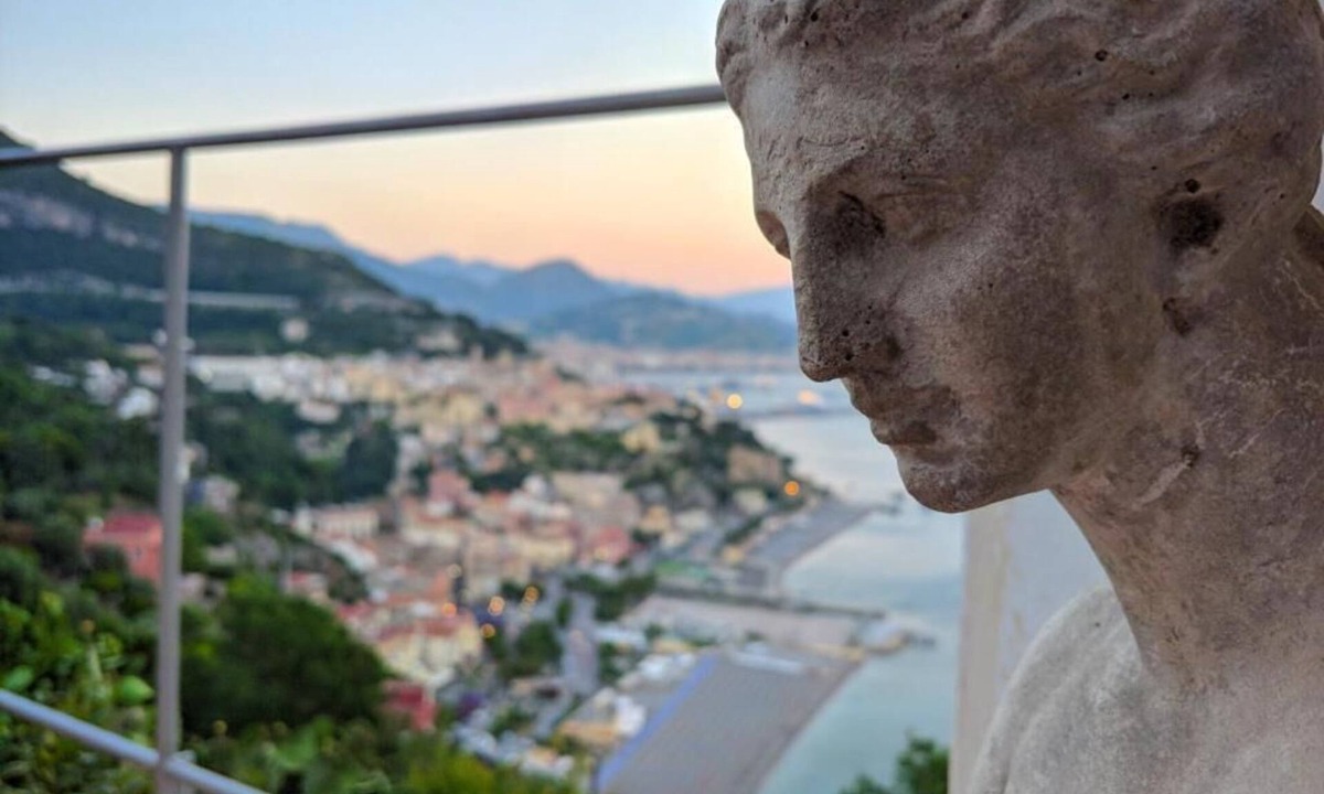 Raito Apartment | Villa Neptune at the beginning of the Amalfi Coast CIN No. IT065157B4VGM390GL.